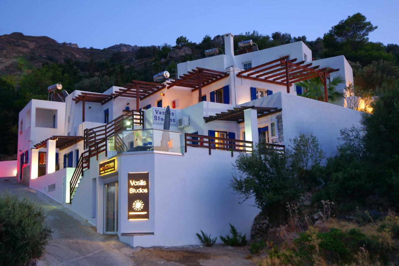Vasilis Studios Myrties Екстериор снимка